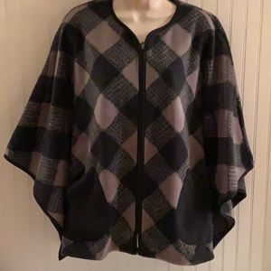 NEW Super Soft Checkered Poncho w/Pockets
